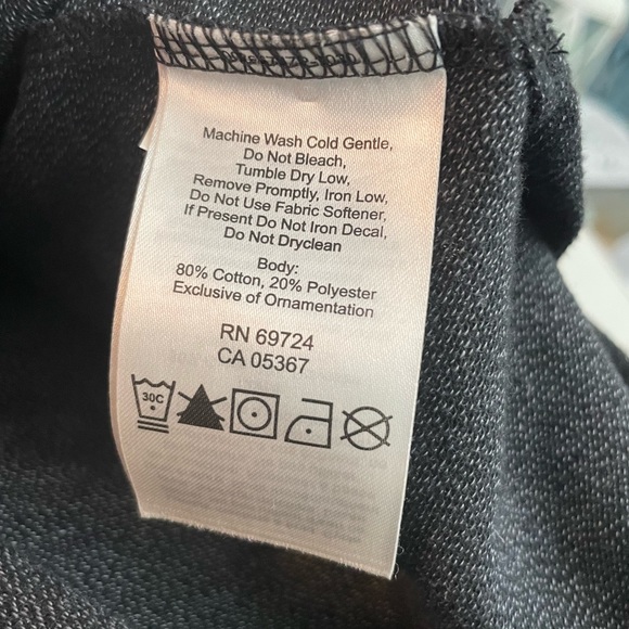 Mountain hardwear asymmetrical top - Picture 5 of 7